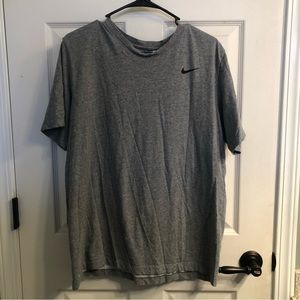 Nike T-Shirt | Men Large | Grey